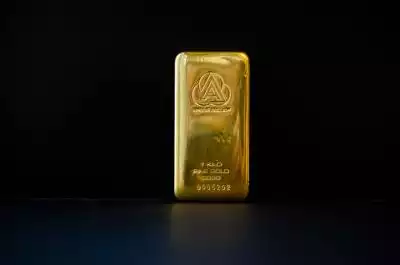 Wall Street Titans Turn to Gold