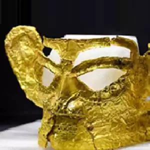 3,000 year old Gold Mask found in China